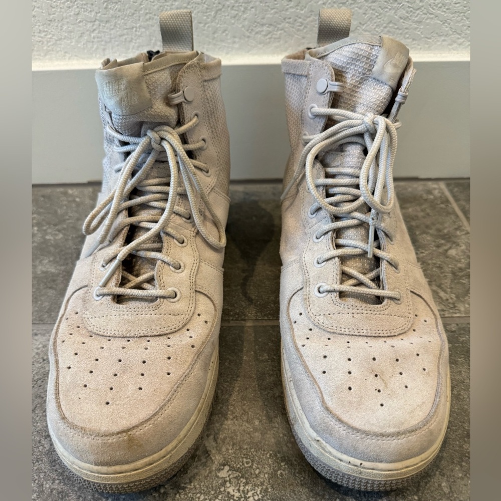 Nike Air SF AF-1 Mid Basketball Sneakers Men's
Size US 12 Gray White AJ9502-001 - Picture 5 of 11